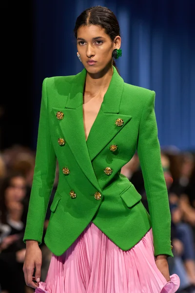 Look 25